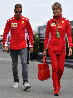 Sebastian Vettel, Ferrari con la sua addetta stampa Britta Roeske