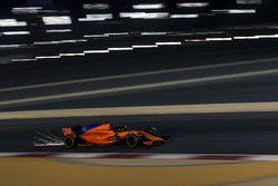 Fernando Alonso, McLaren MCL33 kıvılcımlar