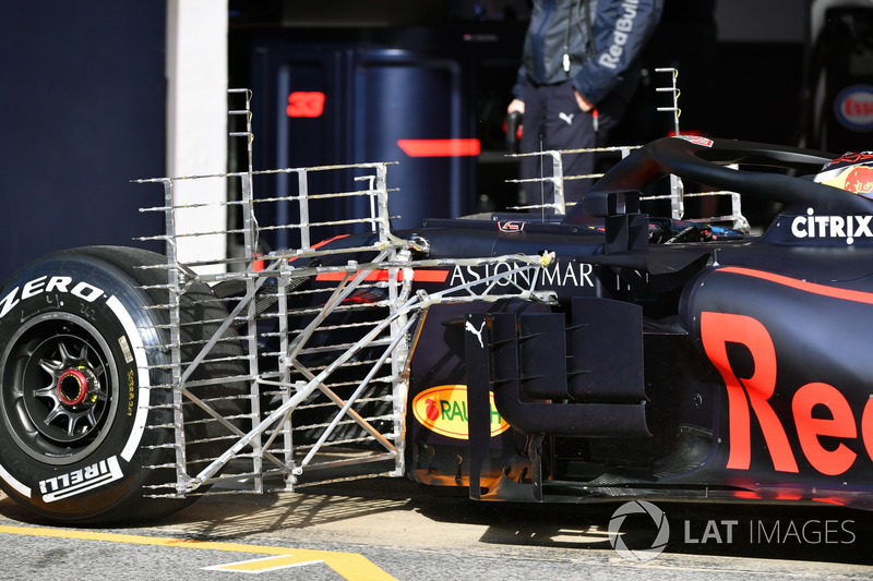 Red Bull Racing RB14 в аеросенсорами