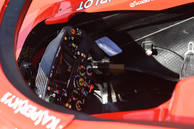Ferrari SF71H, kormány