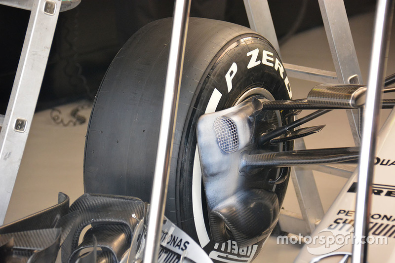 Mercedes: Vorderradbremse
