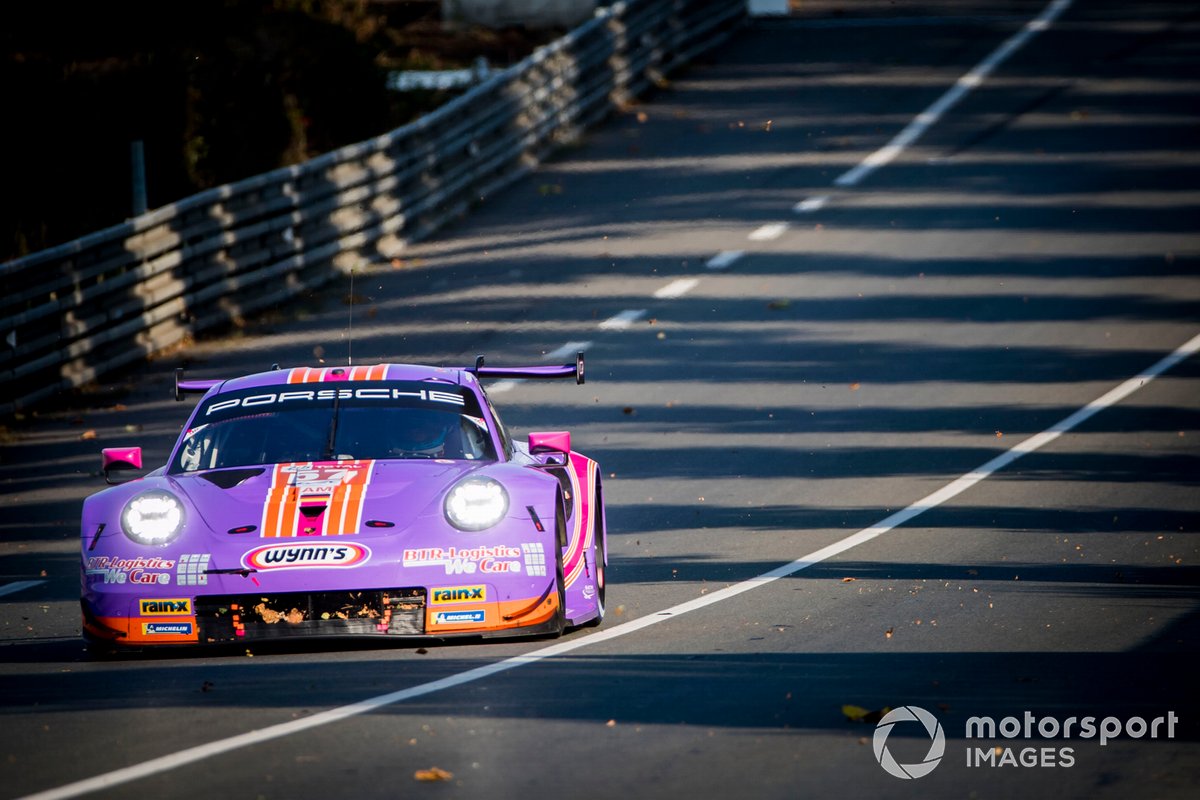 P46 #57 Team Project 1 Porsche 911 RSR: Ben Keating, Felipe Fraga, Jeroen Bleekemolen