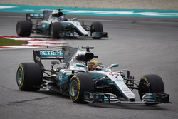 Lewis Hamilton, Mercedes AMG F1 W08, Valtteri Bottas, Mercedes AMG F1 W08