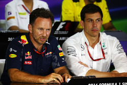 (Da sx a dx): Christian Horner, Team Principal Red Bull Racing e Toto Wolff, Mercedes AMG F1 Azionis