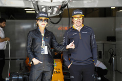 Aktrist Carina Lau ve Fernando Alonso, McLaren