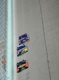 Martin Truex Jr., Furniture Row Racing Toyota, Kyle Busch, Joe Gibbs Racing Toyota, Denny Hamlin, Jo
