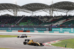 Kevin Magnussen, Renault Sport F1 Team RS16