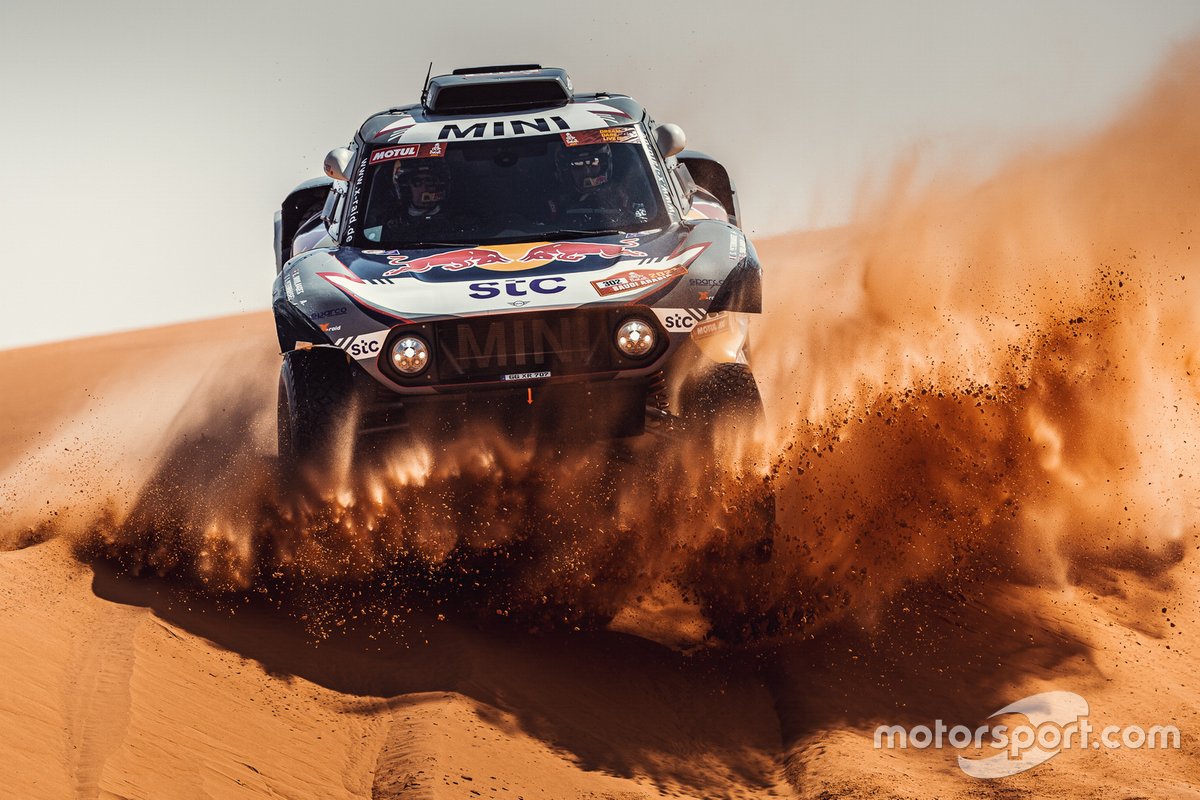 Pereli Mini X-Raid Team, Stephane Peterhansel dan navigatornya, Edouard Boulanger, tampil solid sejauh ini dalam Reli Dakar 2021.