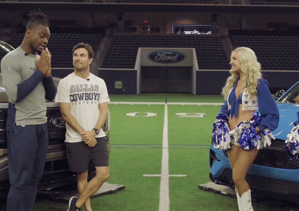 Sergio Pérez, Red Bull y Michael Gallup Dallas Cowboys