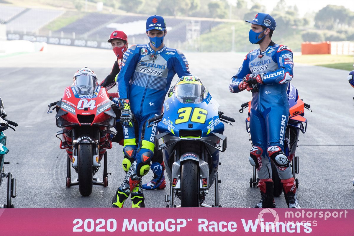 Dua pembalap Tim Suzuki MotoGP, Joan Mir (kiri) dan Alex Rins, bakal kembali bersaing ketat musim ini.
