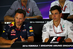 Керівник Red Bull Racing Крістіан Хорнер, керівник Mercedes AMG F1 Тото Вольфф
