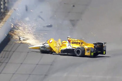 Crash: Spencer Pigot, Rahal Letterman Lanigan Racing Honda