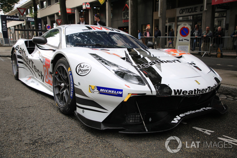 #84 JMW Motorsport Ferrari 488 GTE