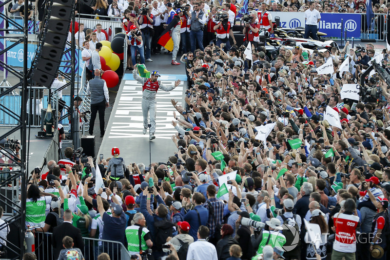 Lucas di Grassi, Audi Sport ABT Schaeffler, places 2nd