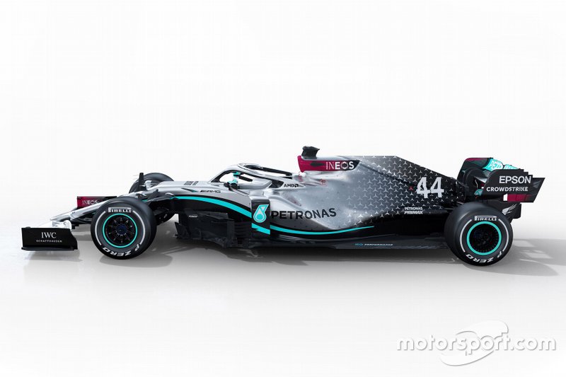 Mercedes AMG W11: guardate le pance come sono corte e seguono la forma dei radiatori