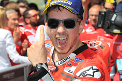 Ganador de la carrera Jorge Lorenzo, equipo de Ducati