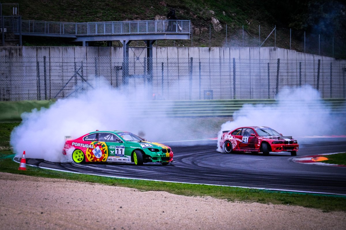 #11 PRT Diogo Manuel Dias Correia BMW M3 E92, #21 LVA Edmunds Berzins BMW E46