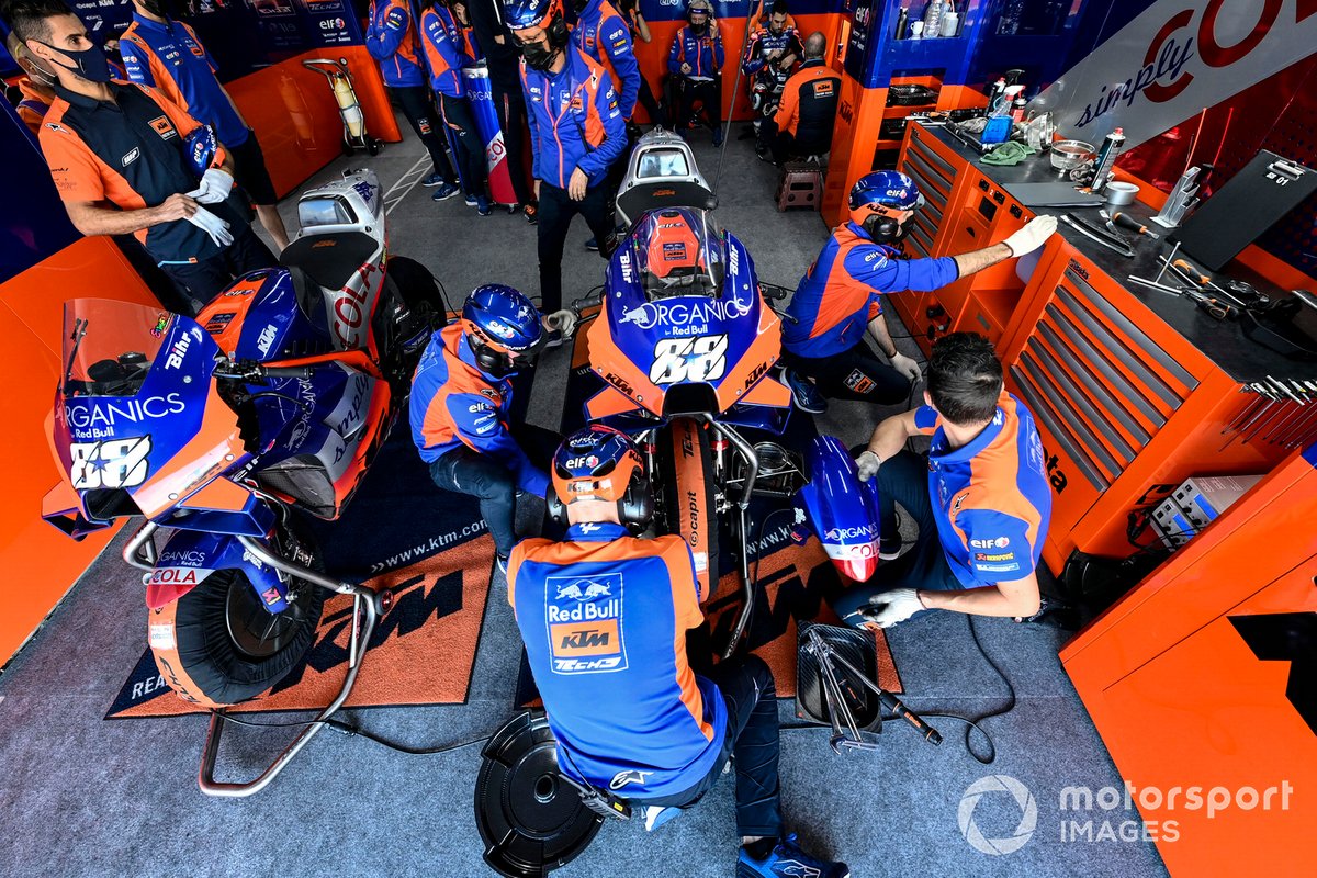 Garasi Red Bull KTM Tech3
