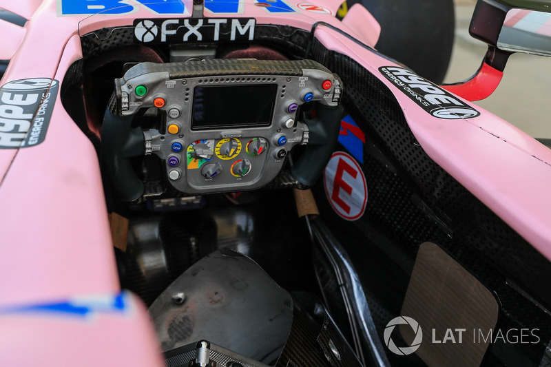 Sahara Force India VJM10 direksiyonu