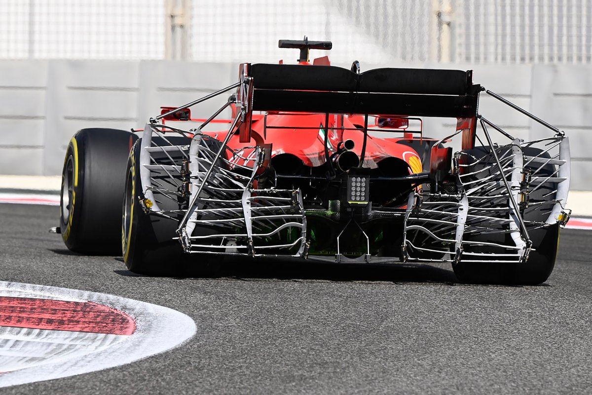 В Абу-Даби Ferrari исследовала поведение машины с разной величиной дорожного просвета сзади