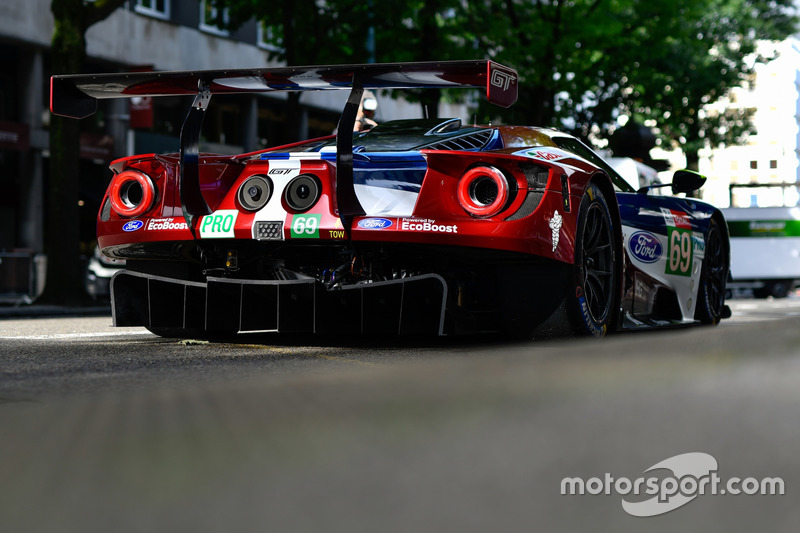 #69 Ford Chip Ganassi Racing Ford GT