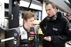 Callum Ilott, Van Amersfoort Racing Dallara F312 Mercedes-Benz con il suo ingegnere