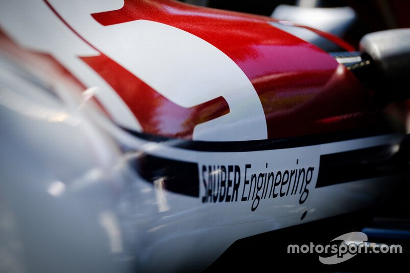 Un logo Sauber Engineering sur l'Alfa Romeo Racing C38