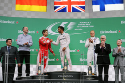 Il podio (da Sx a Dx): Sebastian Vettel, Ferrari, secondo; Lewis Hamilton, Mercedes AMG F1, vincitore della gara; Valtteri Bottas, Williams, terzo