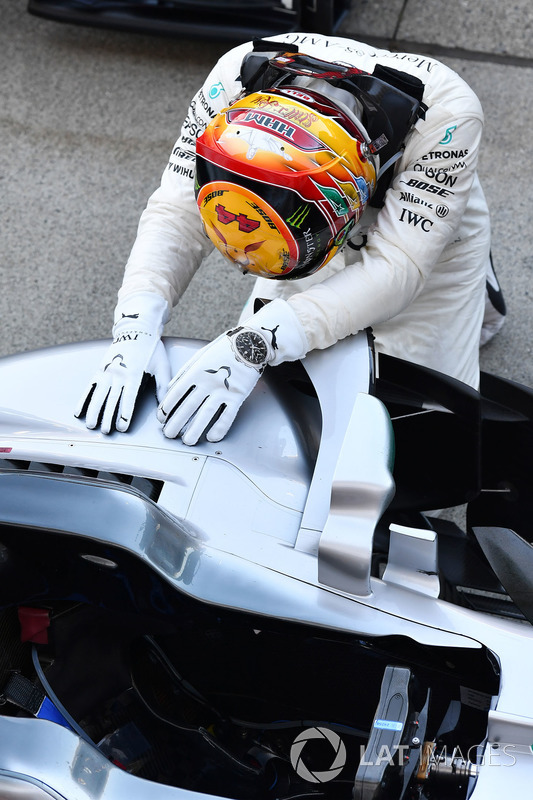 Race winner Lewis Hamilton, Mercedes-Benz F1 W08 celebrates in parc ferme