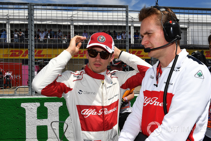 Charles Leclerc, Sauber, in griglia