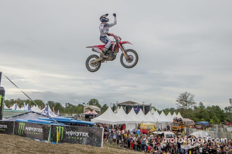 Calvin Vlaanderen pakt zijn eerste overwinning in Indonesië.