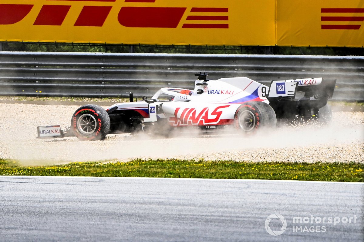 Nikita Mazepin, Haas VF-21, di gravel trap