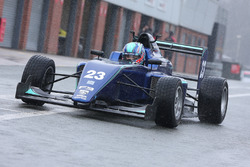 Billy Monger, Carlin'in MSV Formula 3 aracını test ederek tek koltuklu yarışlara geri dönüyor