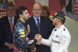 Льюіс Хемілтон, Mercedes AMG F1, Даніель Ріккардо, Red Bull Racing на подіумі