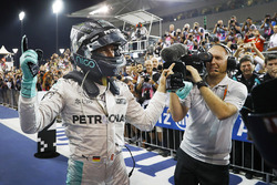 Wereldkampioen Nico Rosberg, Mercedes AMG F1 in Parc Fermé