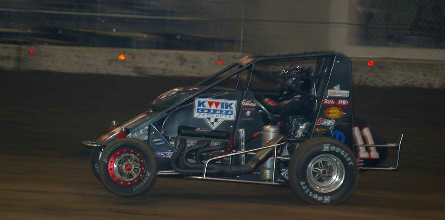 Hines takes 2005 Chili Bowl title Hines takes 2005 Chili Bowl title