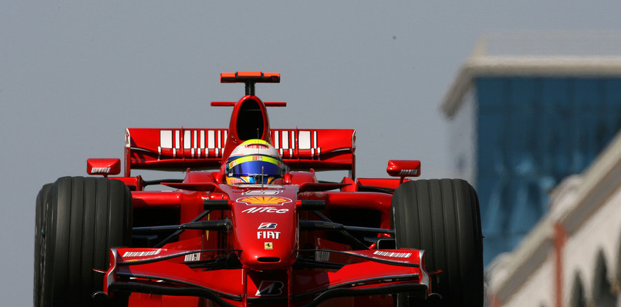 Massa snatches pole position for Turkish GP Massa snatches pole position for Turkish GP