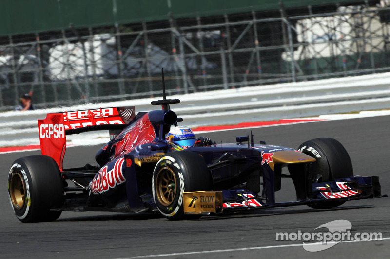 'Very high' stakes as Ricciardo eyes Red Bull - Tost