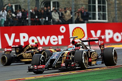 Grosjean emerged from the rain with fifteenth start position, Maldonado took P18