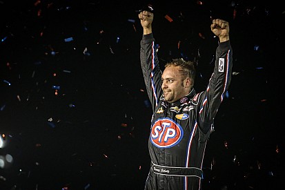 World of Outlaws driver Schatz heading down under