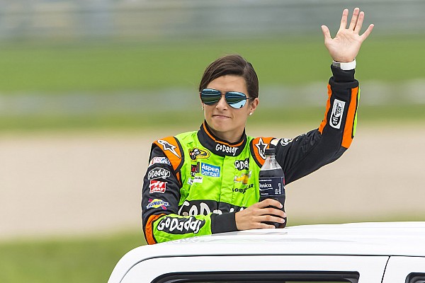 Gene Haas looks to re-sign Danica Patrick