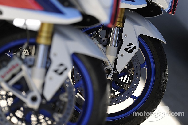 Deux nouvelles couleurs dans les pneus proposés par Bridgestone