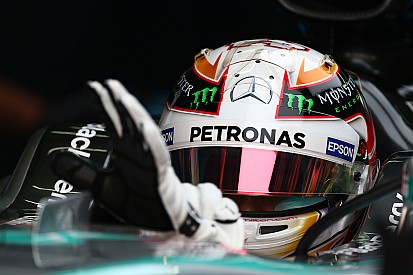 Hamilton tenía un nuevo casco para Malasia