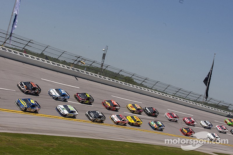 NASCAR considera acortar sus carreras