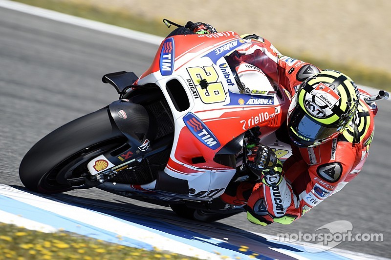 Essais Ducati - Du mieux sur la moto, une blessure pour Iannone