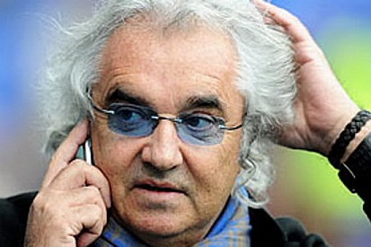 La FIA non molla la presa su Briatore