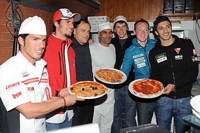 Elias, Corsi e Iannone pizzaioli per caso