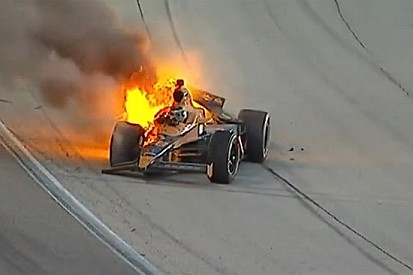 Simona De Silvestro tra le fiamme della sua Dallara