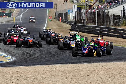 Barba e MacLeod spartiscono il bottino a Jarama