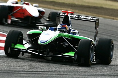 Wickens a segno in una gara 1 movimentata